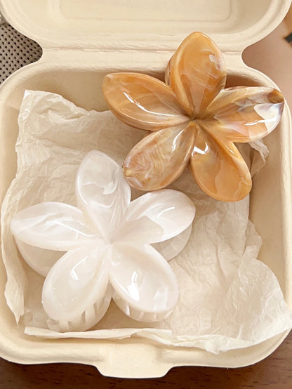 Hawaiian Flower Claw Clip