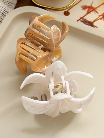 Hawaiian Flower Claw Clip